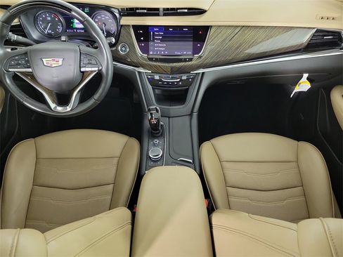 Certified 2023 Cadillac XT6 Premium Luxury w/ Platinum Package image 16