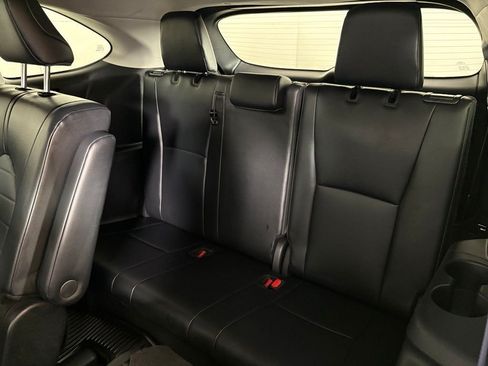 Used 2024 Toyota Highlander XLE FWD image 37