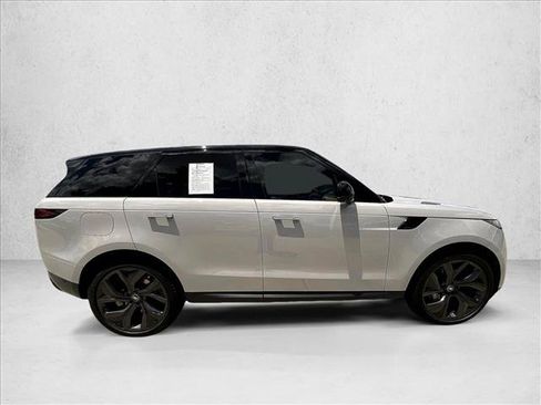 Used 2024 Land Rover Range Rover Sport SE AWD/4WD image 5