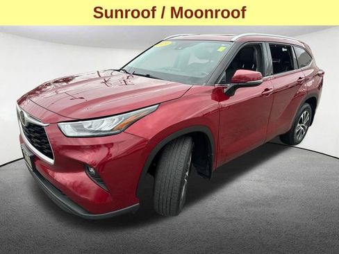 Used 2020 Toyota Highlander XLE image 5