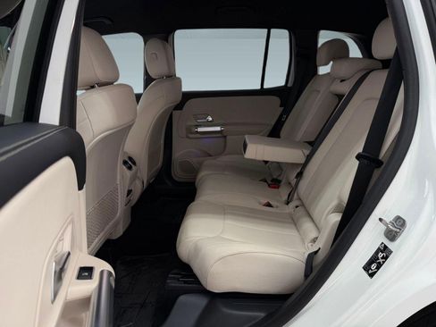 Certified 2025 Mercedes-Benz GLB 250 image 12