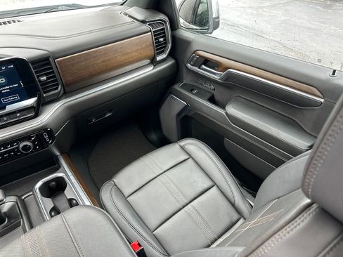 Used 2024 Chevrolet Silverado 1500 High Country w/ Z71 Off-Road Package image 17