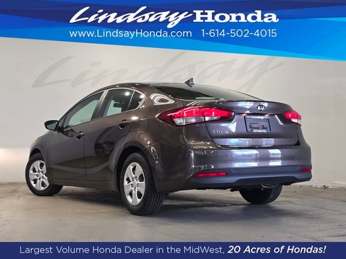 Used 2017 Kia Forte LX FWD image 4