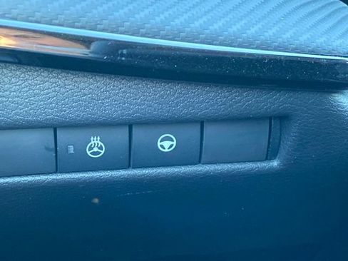 New 2026 Nissan Kicks SR image 16