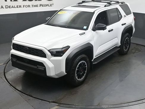 Used 2025 Toyota 4Runner TRD Off-Road Premium AWD/4WD image 46