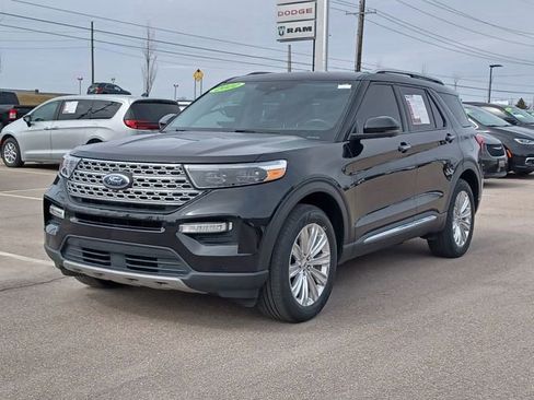 Used 2022 Ford Explorer Limited w/ Equipment Group 301A AWD/4WD image 2