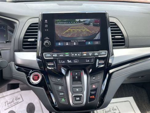 Certified 2022 Honda Odyssey Touring image 22