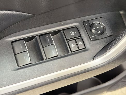 Used 2024 Toyota RAV4 XLE image 21