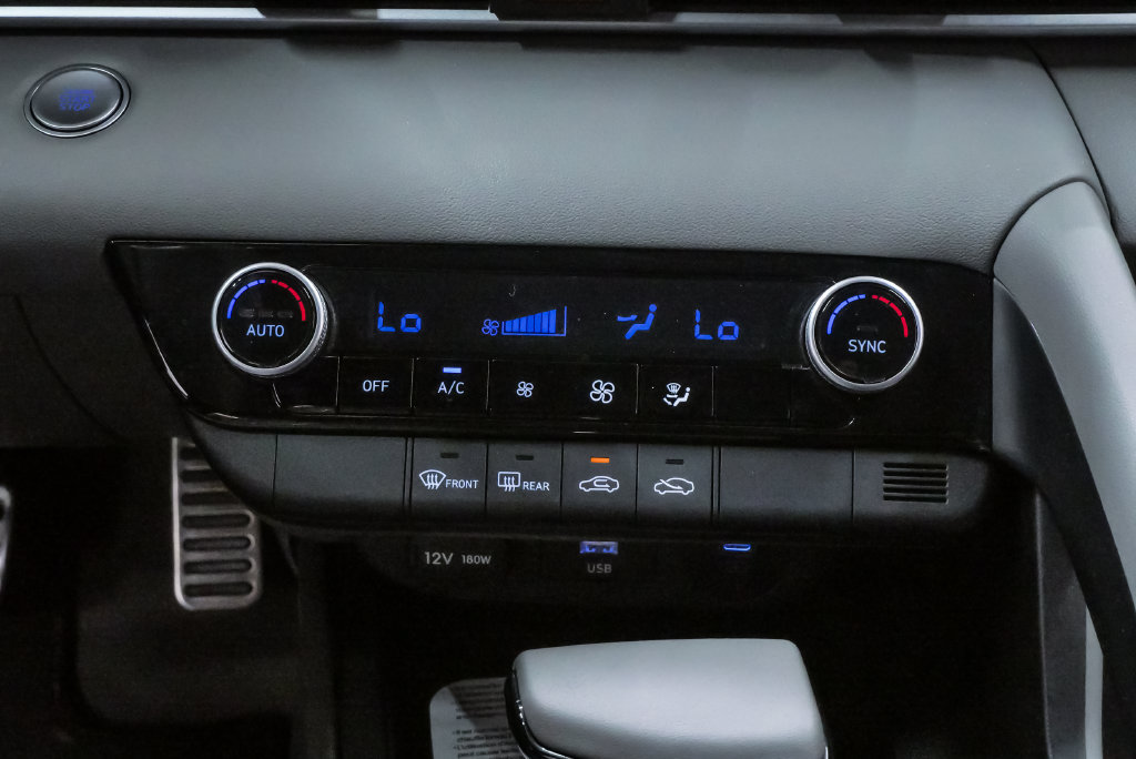 Certified 2026 Hyundai Elantra Sport FWD image 17