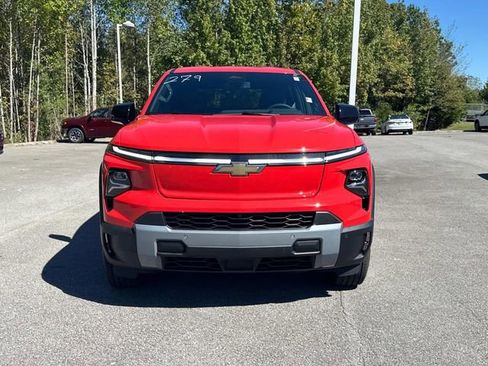 New 2026 Chevrolet Silverado EV LT image 9