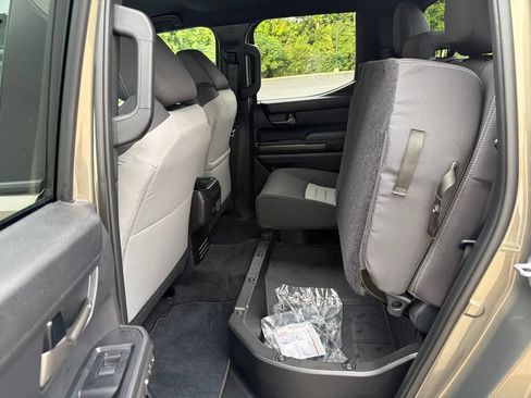 Used 2025 Toyota Tacoma TRD Sport RWD image 40