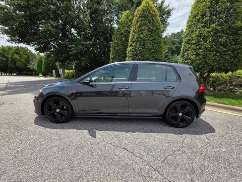 Used 2016 Volkswagen GTI SE w/ Lighting Package (SEL) FWD image 2