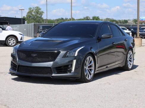 Used 2017 Cadillac CTS V w/ Luxury Package RWD image 6