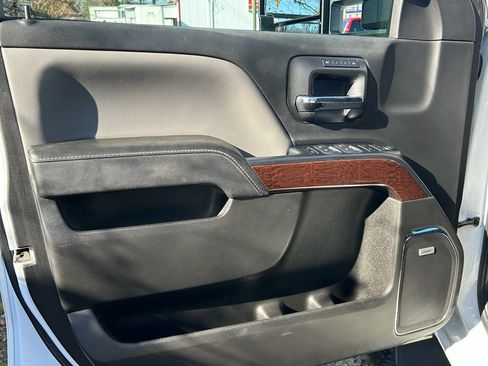 Used 2018 GMC Sierra 2500 SLT w/ Duramax Plus Package image 21