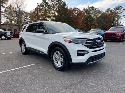 Used 2024 Ford Explorer XLT w/ Equipment Group 202A image 6