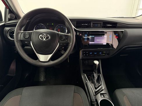 Used 2019 Toyota Corolla LE w/ Carpet Mat Package (TMS) FWD image 25