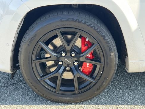 Used 2020 Jeep Grand Cherokee SRT image 39