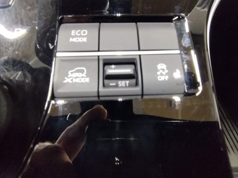 Used 2023 Toyota bZ4X XLE w/ Weather Package image 31