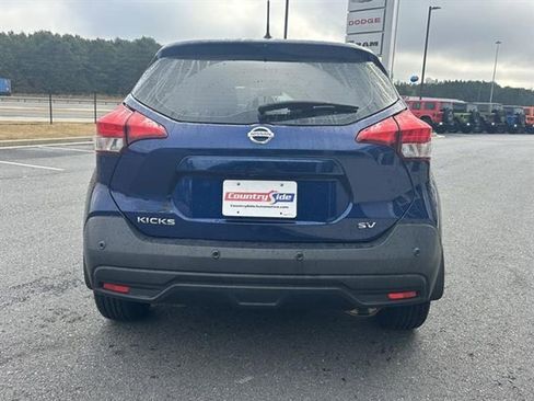 Used 2020 Nissan Kicks SV image 7