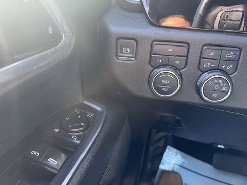 Used 2024 Chevrolet Silverado 2500 LT w/ Convenience Package image 18