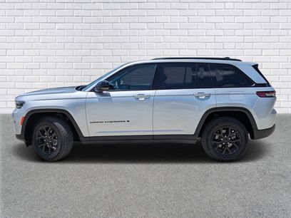 Used 2024 Jeep Grand Cherokee Altitude