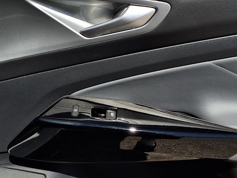 Certified 2023 Volkswagen ID.4 Pro S image 24