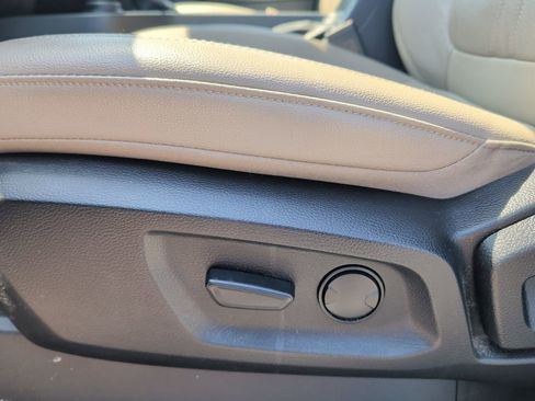 Used 2019 Ford Ranger Lariat w/ Equipment Group 501A Mid image 9