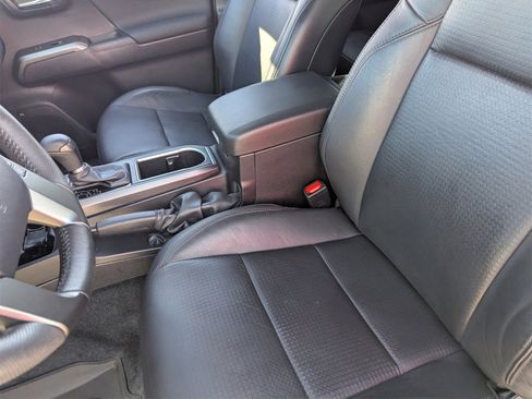 Used 2023 Toyota Tacoma TRD Off-Road image 18