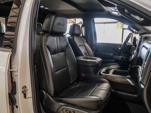 Used 2022 Chevrolet Silverado 3500 High Country w/ Technology Package image 31