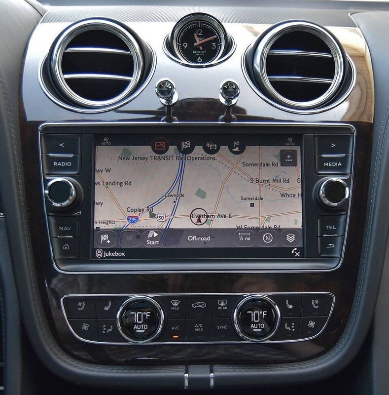 Used 2019 Bentley Bentayga AWD/4WD image 28