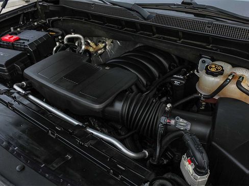 Used 2022 Chevrolet Tahoe Z71 image 34