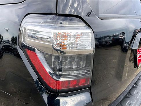 Used 2017 Toyota 4Runner SR5 Premium image 20