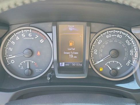 Used 2019 Toyota Tacoma TRD Sport AWD/4WD image 32