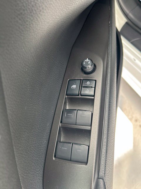 Used 2021 Toyota Camry SE w/ Cold Weather Package AWD/4WD image 9