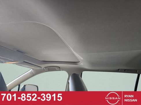 Used 2021 Toyota RAV4 XLE Premium AWD/4WD image 40