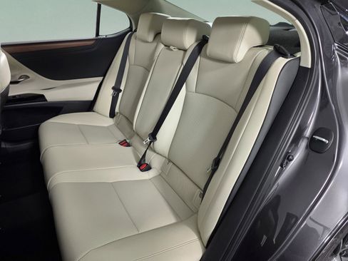 New 2025 Lexus ES 350 w/ Premium Package image 13