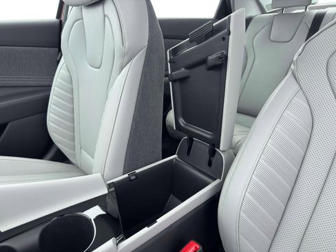 New 2026 Hyundai Elantra Limited image 18