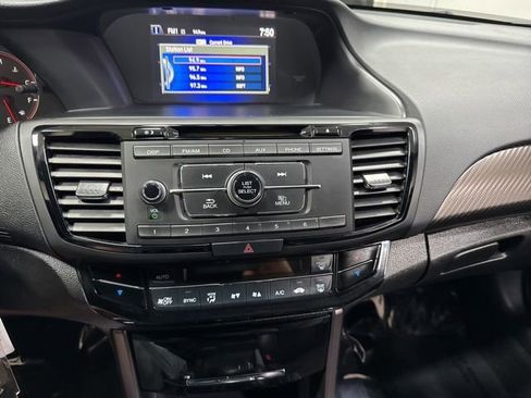 Used 2017 Honda Accord Sport image 12