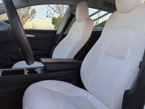 Used 2022 Tesla Model 3 image 19