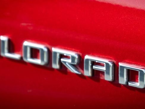 Used 2024 Chevrolet Colorado LT w/ LT Convenience Package III image 21