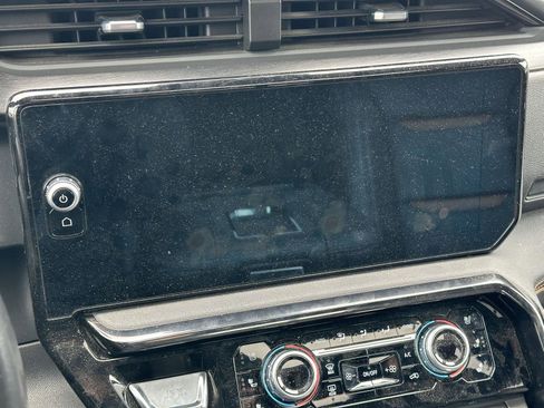 Used 2022 GMC Sierra 1500 AT4 w/ AT4 Premium Package image 12