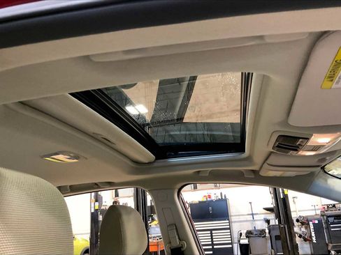 Used 2017 Subaru Crosstrek 2.0i Premium w/ Moonroof Package AWD/4WD image 14