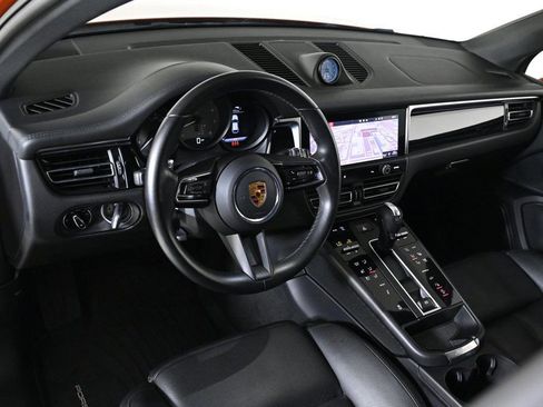 Used 2022 Porsche Macan S image 4