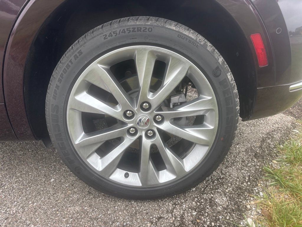 Used 2023 Buick Envision Avenir AWD/4WD image 15