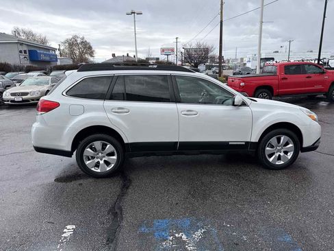 Used 2010 Subaru Outback 2.5i Limited image 5