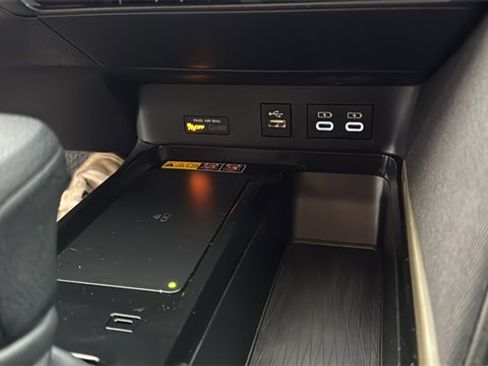 Used 2025 Toyota Camry LE image 18