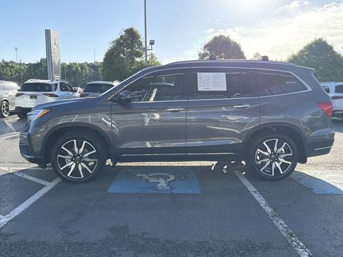 Used 2022 Honda Pilot Touring image 11