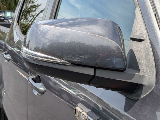 Used 2020 Toyota Tacoma TRD Off-Road AWD/4WD image 11