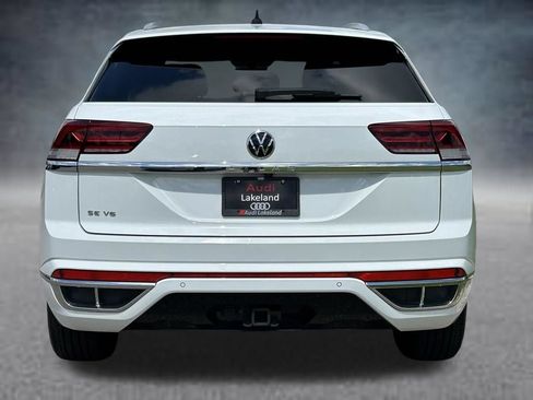 Used 2021 Volkswagen Atlas Cross Sport SE w/ Panoramic Sunroof Package FWD image 4