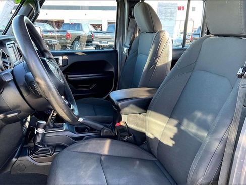 Used 2020 Jeep Gladiator Sport image 27